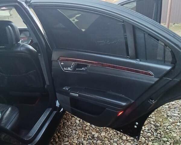 Черный Мерседес С Класс, объемом двигателя 5.5 л и пробегом 205 тыс. км за 12500 $, фото 15 на Automoto.ua