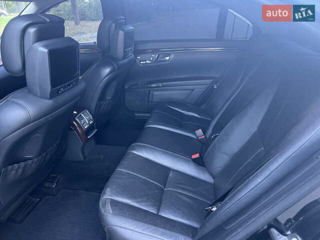 Чорний Мерседес С Клас, об'ємом двигуна 5.46 л та пробігом 560 тис. км за 7650 $, фото 33 на Automoto.ua