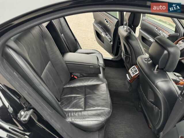 Черный Мерседес С Класс, объемом двигателя 3.5 л и пробегом 217 тыс. км за 10300 $, фото 71 на Automoto.ua
