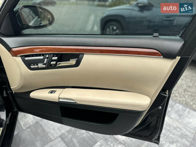 Чорний Мерседес С Клас, об'ємом двигуна 3.5 л та пробігом 220 тис. км за 10800 $, фото 27 на Automoto.ua