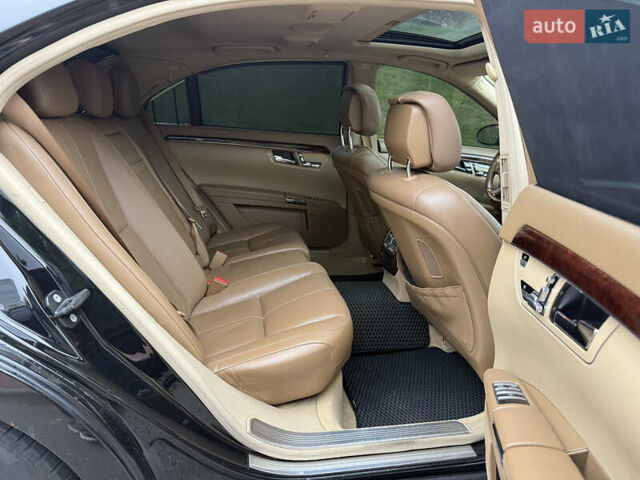 Черный Мерседес С Класс, объемом двигателя 3.5 л и пробегом 305 тыс. км за 7800 $, фото 28 на Automoto.ua