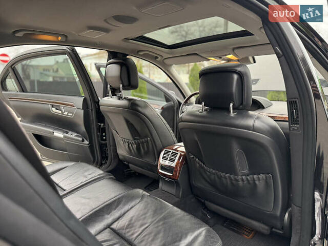 Черный Мерседес С Класс, объемом двигателя 3.5 л и пробегом 217 тыс. км за 10300 $, фото 49 на Automoto.ua