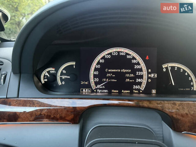 Чорний Мерседес С Клас, об'ємом двигуна 5.5 л та пробігом 155 тис. км за 16800 $, фото 11 на Automoto.ua