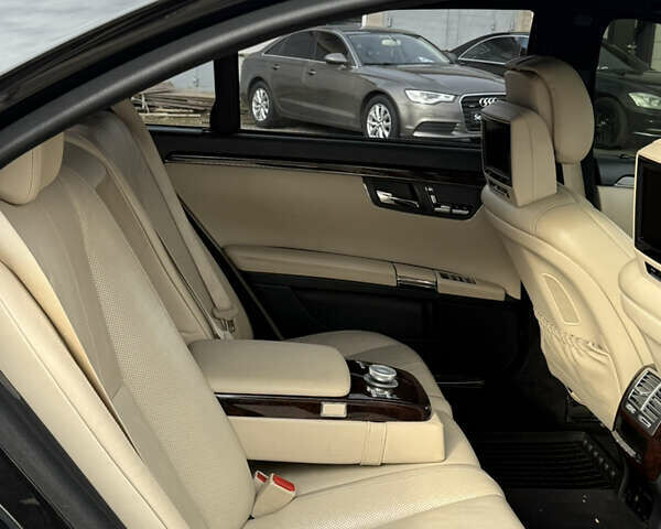 Мерседес С Класс 2007 в Ровно на Automoto.ua Черный Мерседес С Класс, объемом двигателя 5.5 л и пробегом 323 тыс. км за 8999 $, фото 40 на Automoto.ua