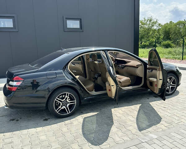 Черный Мерседес С Класс, объемом двигателя 0 л и пробегом 330 тыс. км за 10000 $, фото 4 на Automoto.ua