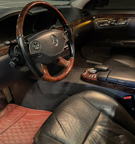 Черный Мерседес С Класс, объемом двигателя 5.5 л и пробегом 176 тыс. км за 8499 $, фото 31 на Automoto.ua