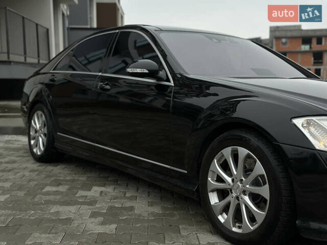 Черный Мерседес С Класс, объемом двигателя 5.46 л и пробегом 270 тыс. км за 8700 $, фото 6 на Automoto.ua