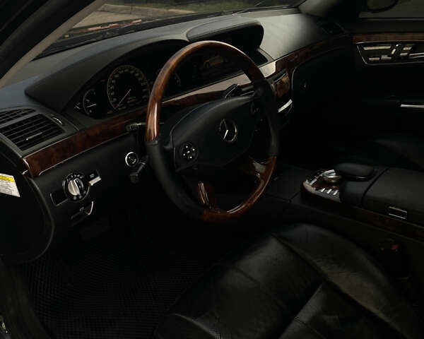 Чорний Мерседес С Клас, об'ємом двигуна 5.5 л та пробігом 303 тис. км за 10400 $, фото 8 на Automoto.ua