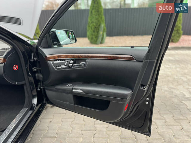 Черный Мерседес С Класс, объемом двигателя 3.5 л и пробегом 217 тыс. км за 10300 $, фото 55 на Automoto.ua