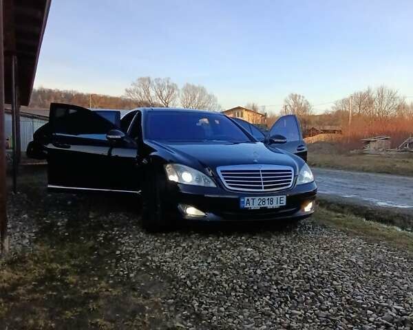 Чорний Мерседес С Клас, об'ємом двигуна 5.5 л та пробігом 201 тис. км за 13500 $, фото 13 на Automoto.ua