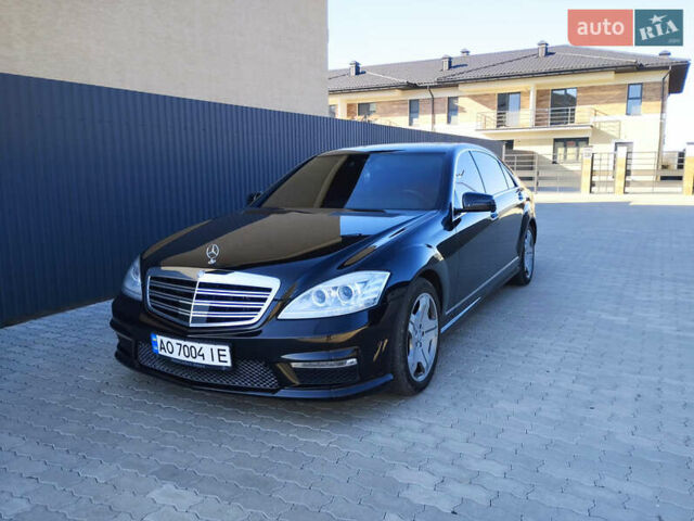 Черный Мерседес С Класс, объемом двигателя 5.5 л и пробегом 220 тыс. км за 12999 $, фото 1 на Automoto.ua