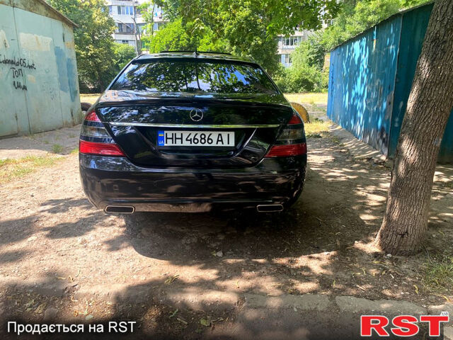 Черный Мерседес С Класс, объемом двигателя 5.5 л и пробегом 291 тыс. км за 8000 $, фото 4 на Automoto.ua