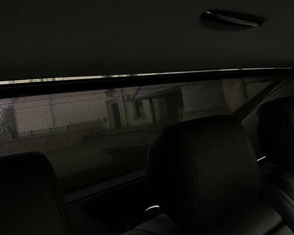 Чорний Мерседес С Клас, об'ємом двигуна 5.5 л та пробігом 303 тис. км за 10400 $, фото 23 на Automoto.ua