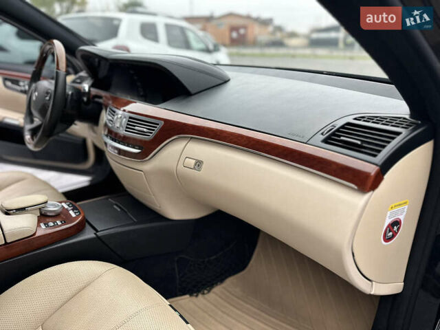 Чорний Мерседес С Клас, об'ємом двигуна 3.5 л та пробігом 220 тис. км за 10800 $, фото 25 на Automoto.ua