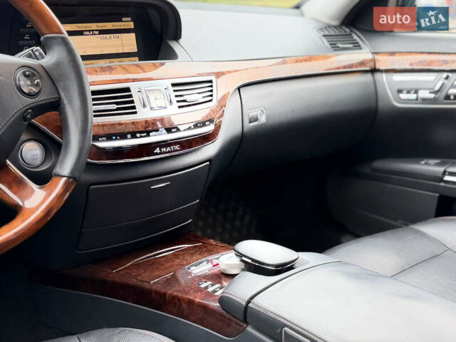 Черный Мерседес С Класс, объемом двигателя 5.46 л и пробегом 295 тыс. км за 13200 $, фото 33 на Automoto.ua