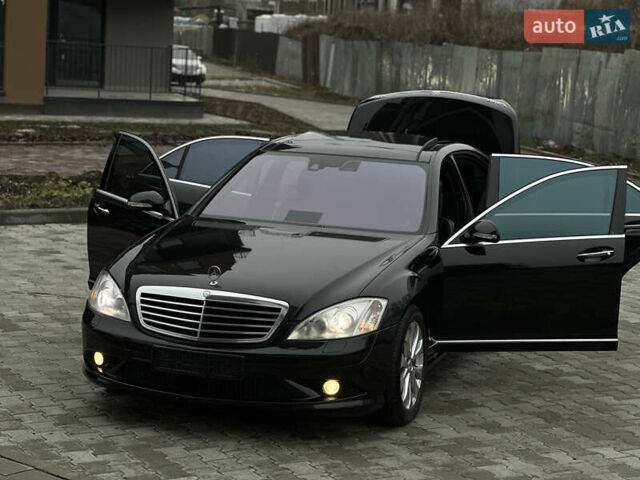 Черный Мерседес С Класс, объемом двигателя 5.46 л и пробегом 270 тыс. км за 8700 $, фото 4 на Automoto.ua
