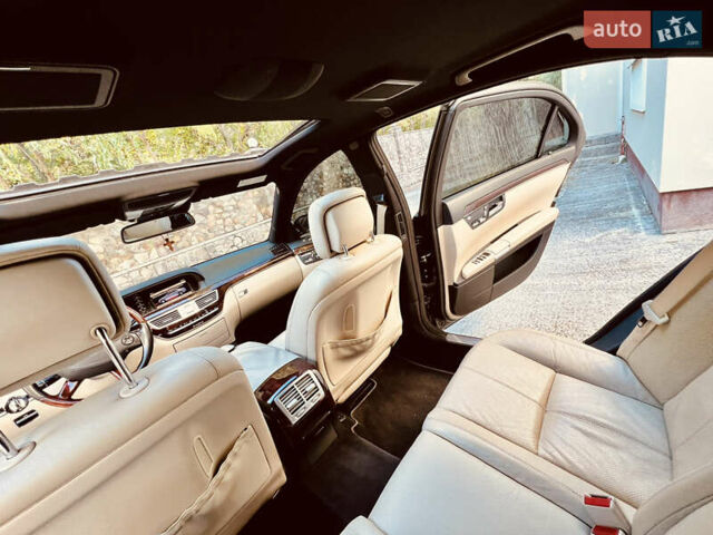 Черный Мерседес С Класс, объемом двигателя 4.7 л и пробегом 311 тыс. км за 13500 $, фото 15 на Automoto.ua