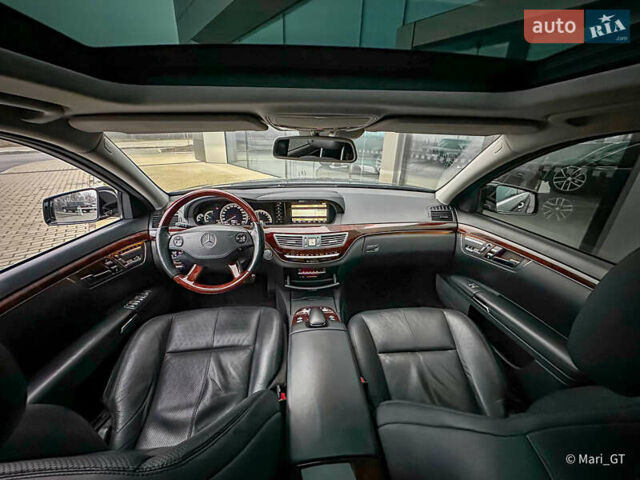 Черный Мерседес С Класс, объемом двигателя 6.3 л и пробегом 91 тыс. км за 25000 $, фото 21 на Automoto.ua