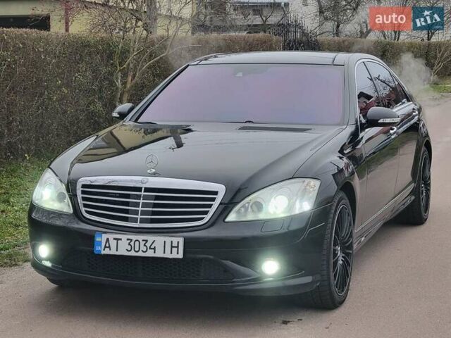 Черный Мерседес С Класс, объемом двигателя 5.5 л и пробегом 300 тыс. км за 9999 $, фото 5 на Automoto.ua