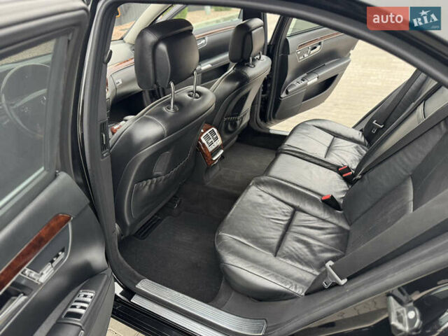 Черный Мерседес С Класс, объемом двигателя 3.5 л и пробегом 217 тыс. км за 10300 $, фото 33 на Automoto.ua