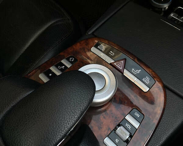 Чорний Мерседес С Клас, об'ємом двигуна 5.5 л та пробігом 303 тис. км за 10400 $, фото 25 на Automoto.ua