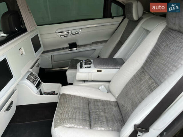 Черный Мерседес С Класс, объемом двигателя 5.5 л и пробегом 81 тыс. км за 33000 $, фото 18 на Automoto.ua