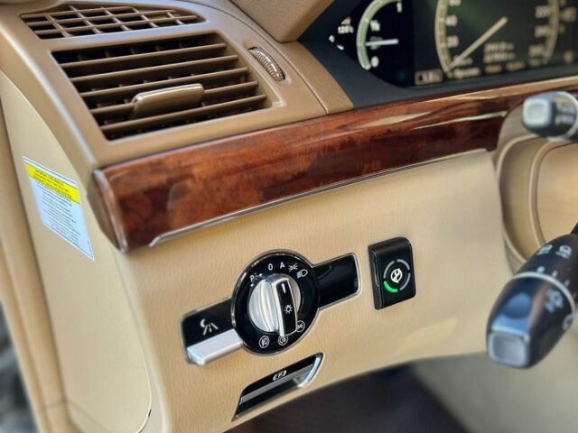 Черный Мерседес С Класс, объемом двигателя 5.5 л и пробегом 330 тыс. км за 10000 $, фото 14 на Automoto.ua