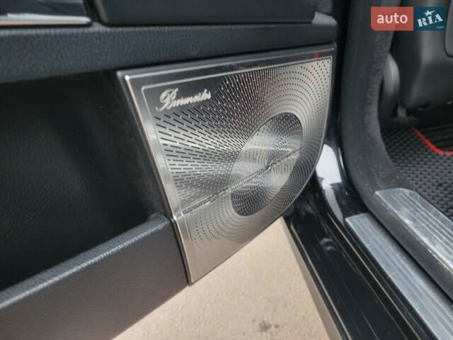 Черный Мерседес С Класс, объемом двигателя 5.5 л и пробегом 300 тыс. км за 9999 $, фото 13 на Automoto.ua