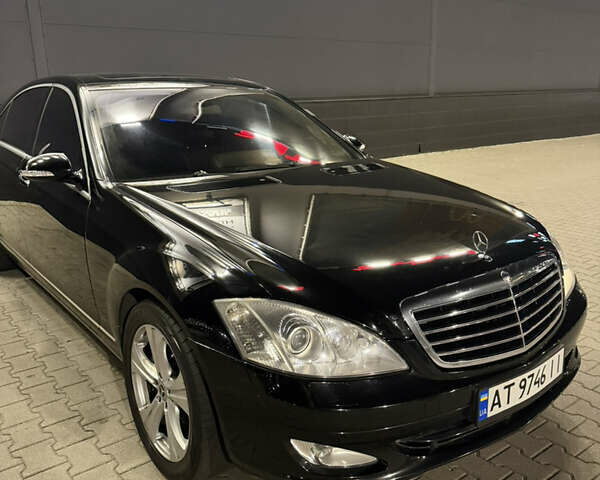 Черный Мерседес С Класс, объемом двигателя 5.5 л и пробегом 176 тыс. км за 8499 $, фото 5 на Automoto.ua