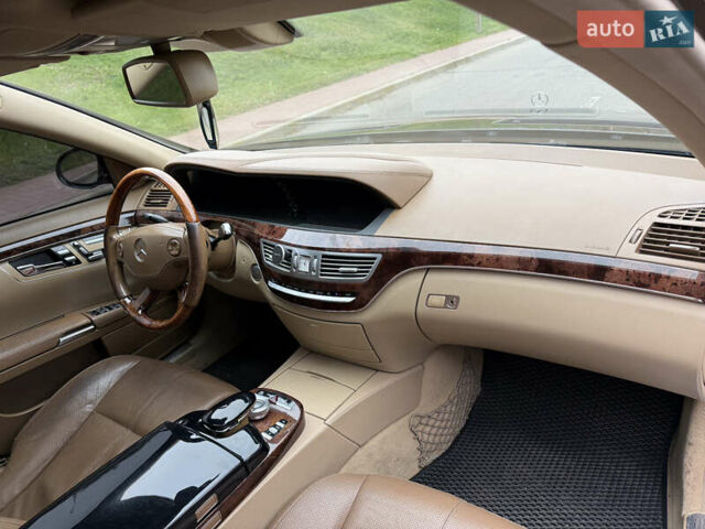 Черный Мерседес С Класс, объемом двигателя 3.5 л и пробегом 305 тыс. км за 7800 $, фото 21 на Automoto.ua