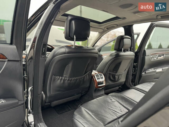 Черный Мерседес С Класс, объемом двигателя 3.5 л и пробегом 217 тыс. км за 10300 $, фото 35 на Automoto.ua