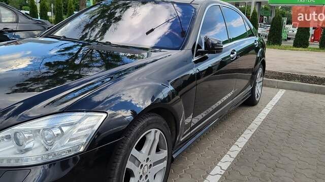 Черный Мерседес С Класс, объемом двигателя 5.5 л и пробегом 288 тыс. км за 11999 $, фото 12 на Automoto.ua