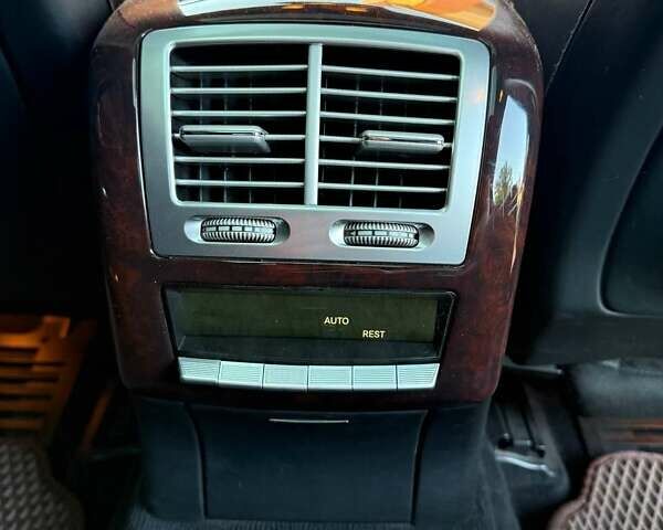 Чорний Мерседес С Клас, об'ємом двигуна 5.5 л та пробігом 240 тис. км за 12200 $, фото 11 на Automoto.ua