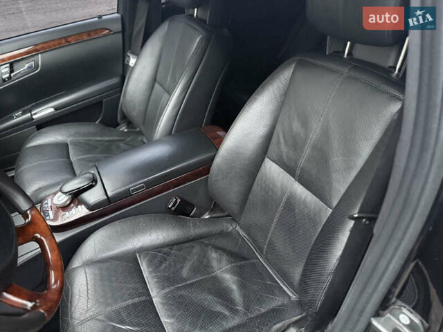 Чорний Мерседес С Клас, об'ємом двигуна 5.46 л та пробігом 560 тис. км за 7650 $, фото 16 на Automoto.ua