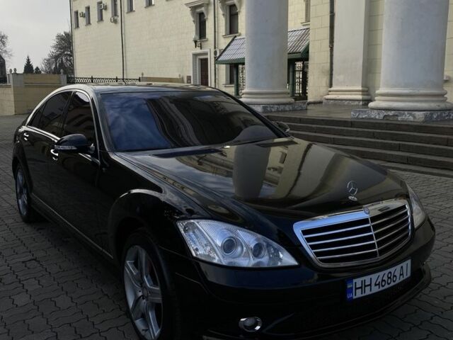 Черный Мерседес С Класс, объемом двигателя 5.5 л и пробегом 303 тыс. км за 10400 $, фото 2 на Automoto.ua