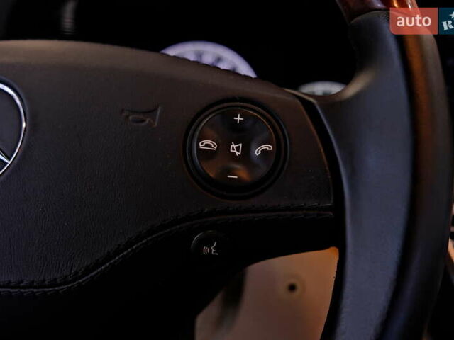 Чорний Мерседес С Клас, об'ємом двигуна 4.7 л та пробігом 218 тис. км за 8900 $, фото 37 на Automoto.ua