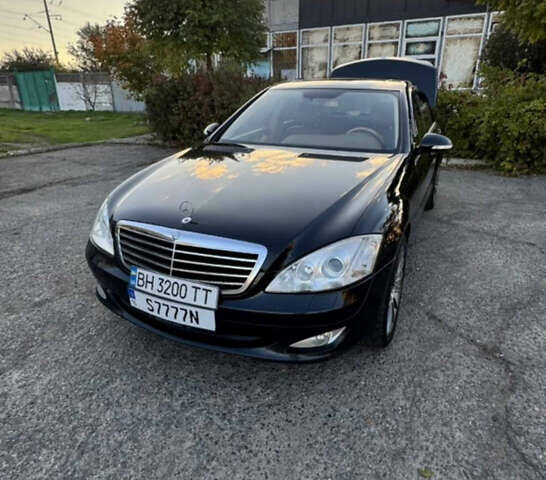 Черный Мерседес С Класс, объемом двигателя 2.99 л и пробегом 300 тыс. км за 10200 $, фото 1 на Automoto.ua