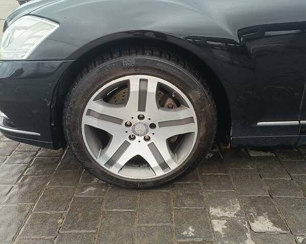 Черный Мерседес С Класс, объемом двигателя 4.7 л и пробегом 339 тыс. км за 11000 $, фото 13 на Automoto.ua