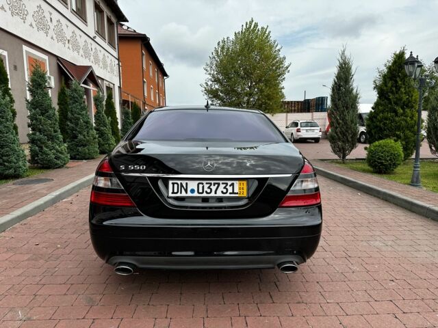 Черный Мерседес С Класс, объемом двигателя 5.5 л и пробегом 330 тыс. км за 10000 $, фото 6 на Automoto.ua