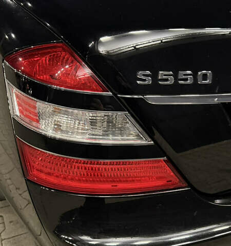 Черный Мерседес С Класс, объемом двигателя 5.5 л и пробегом 176 тыс. км за 8499 $, фото 14 на Automoto.ua