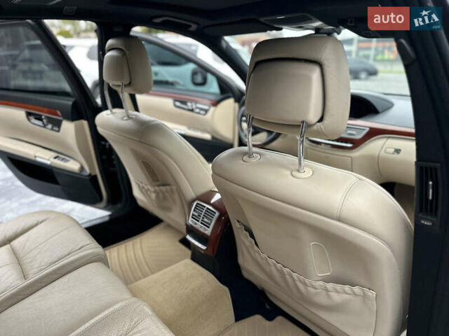 Чорний Мерседес С Клас, об'ємом двигуна 3.5 л та пробігом 220 тис. км за 10800 $, фото 29 на Automoto.ua