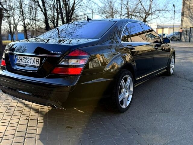 Чорний Мерседес С Клас, об'ємом двигуна 5.5 л та пробігом 220 тис. км за 10000 $, фото 2 на Automoto.ua