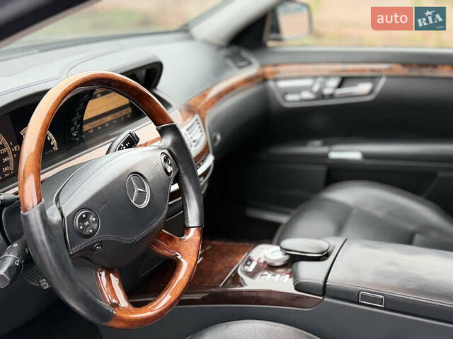 Черный Мерседес С Класс, объемом двигателя 5.46 л и пробегом 295 тыс. км за 13200 $, фото 27 на Automoto.ua