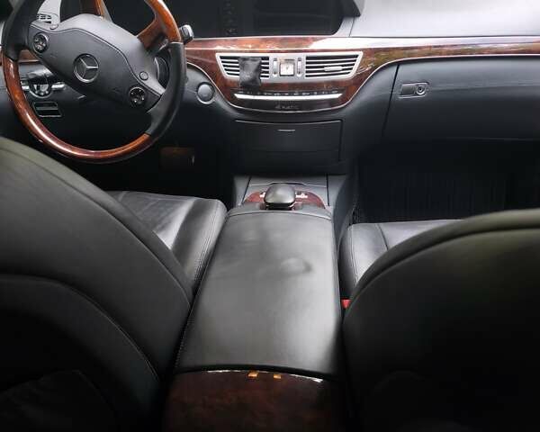 Черный Мерседес С Класс, объемом двигателя 5.46 л и пробегом 322 тыс. км за 15000 $, фото 30 на Automoto.ua