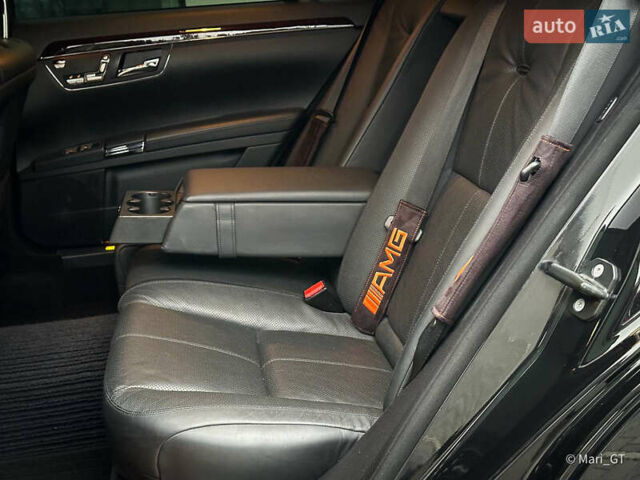 Черный Мерседес С Класс, объемом двигателя 6.3 л и пробегом 91 тыс. км за 25000 $, фото 17 на Automoto.ua