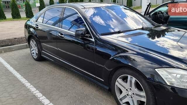 Черный Мерседес С Класс, объемом двигателя 5.5 л и пробегом 288 тыс. км за 11999 $, фото 9 на Automoto.ua