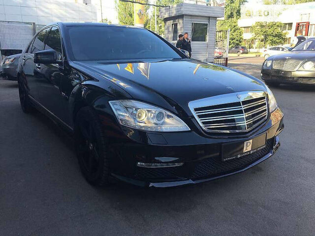 Чорний Мерседес С Клас, об'ємом двигуна 4.7 л та пробігом 240 тис. км за 12700 $, фото 28 на Automoto.ua