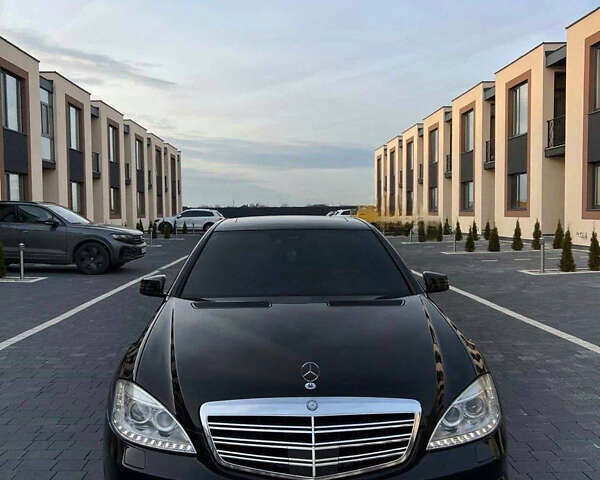 Черный Мерседес С Класс, объемом двигателя 5.5 л и пробегом 220 тыс. км за 12999 $, фото 15 на Automoto.ua