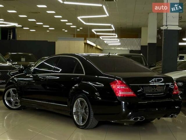 Черный Мерседес С Класс, объемом двигателя 5.46 л и пробегом 266 тыс. км за 10989 $, фото 1 на Automoto.ua