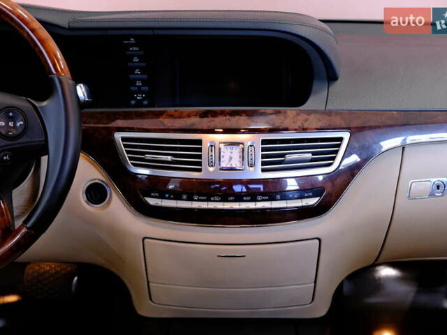 Чорний Мерседес С Клас, об'ємом двигуна 4.7 л та пробігом 218 тис. км за 8900 $, фото 58 на Automoto.ua